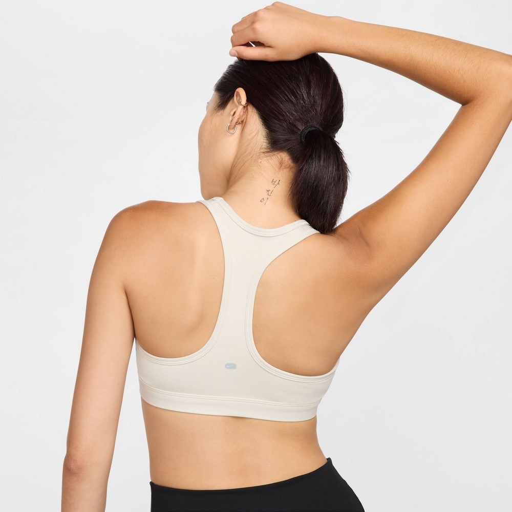 ナイキ（NIKE）（レディース）スウッシュ ミディアムサポート パッディド スポーツブラ HJ8132-072