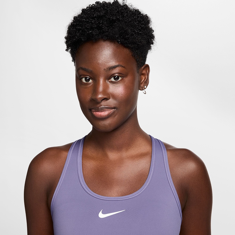 ナイキ（NIKE）（レディース）スウッシュ ミディアムサポート パッディド スポーツブラ DX6822-527