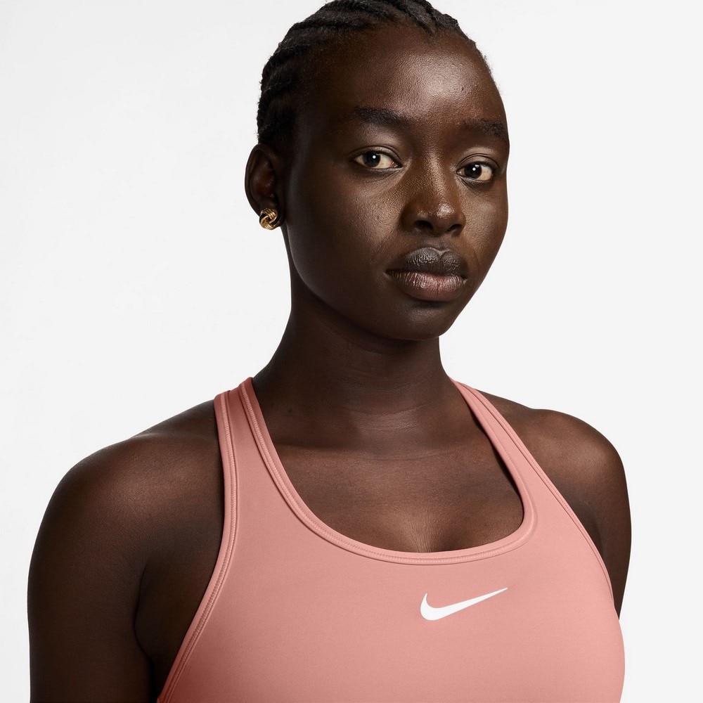 ナイキ（NIKE）（レディース）スウッシュ ミディアムサポート パッディド スポーツブラ DX6822-685