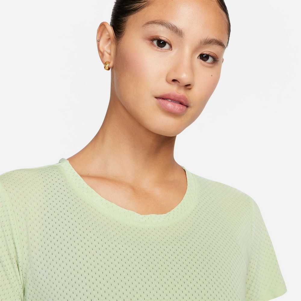 ナイキ（NIKE）（レディース）tシャツ 半袖 グリーン ワン ドライフィット ブリーズ STD DX0132-343