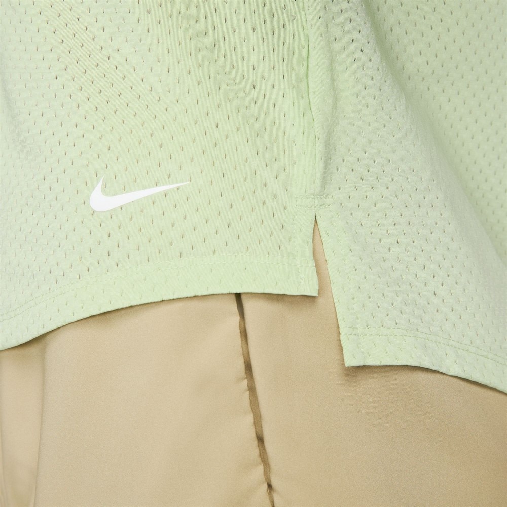 ナイキ（NIKE）（レディース）tシャツ 半袖 グリーン ワン ドライフィット ブリーズ STD DX0132-343