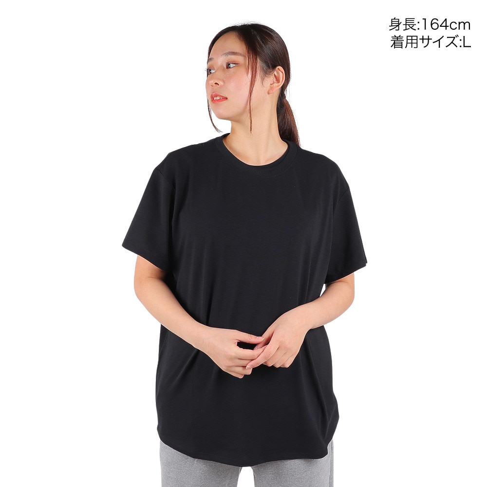 ナイキ（NIKE）（レディース）ワン リラックスド ドライフィット ショートスリーブ トップ FN2815-010