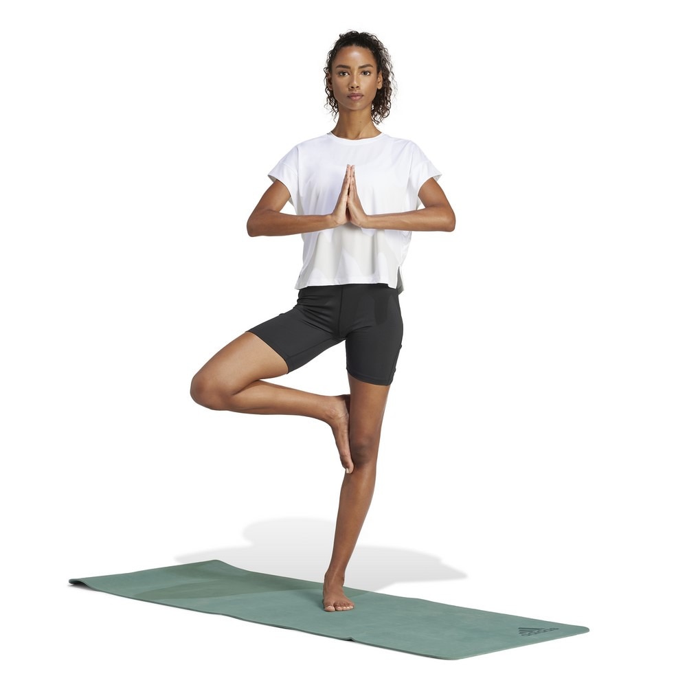 アディダス（adidas）（レディース）YOGA スタジオ 半袖Tシャツ KNS52-IS2978