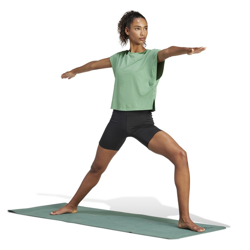 アディダス（adidas）（レディース）YOGA スタジオ 半袖Tシャツ KNS52-IS2980