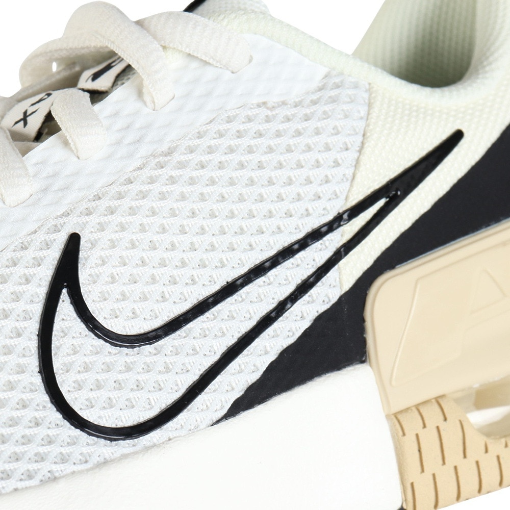 NIKE 6 FQ1833 100