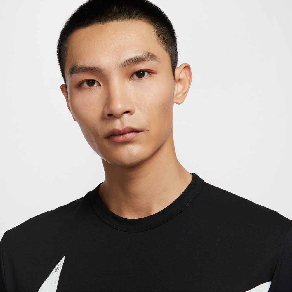 ナイキ（NIKE）（メンズ）ハイバース スウッシュ ドライフィット 半袖フィットネストップ FZ1065-010
