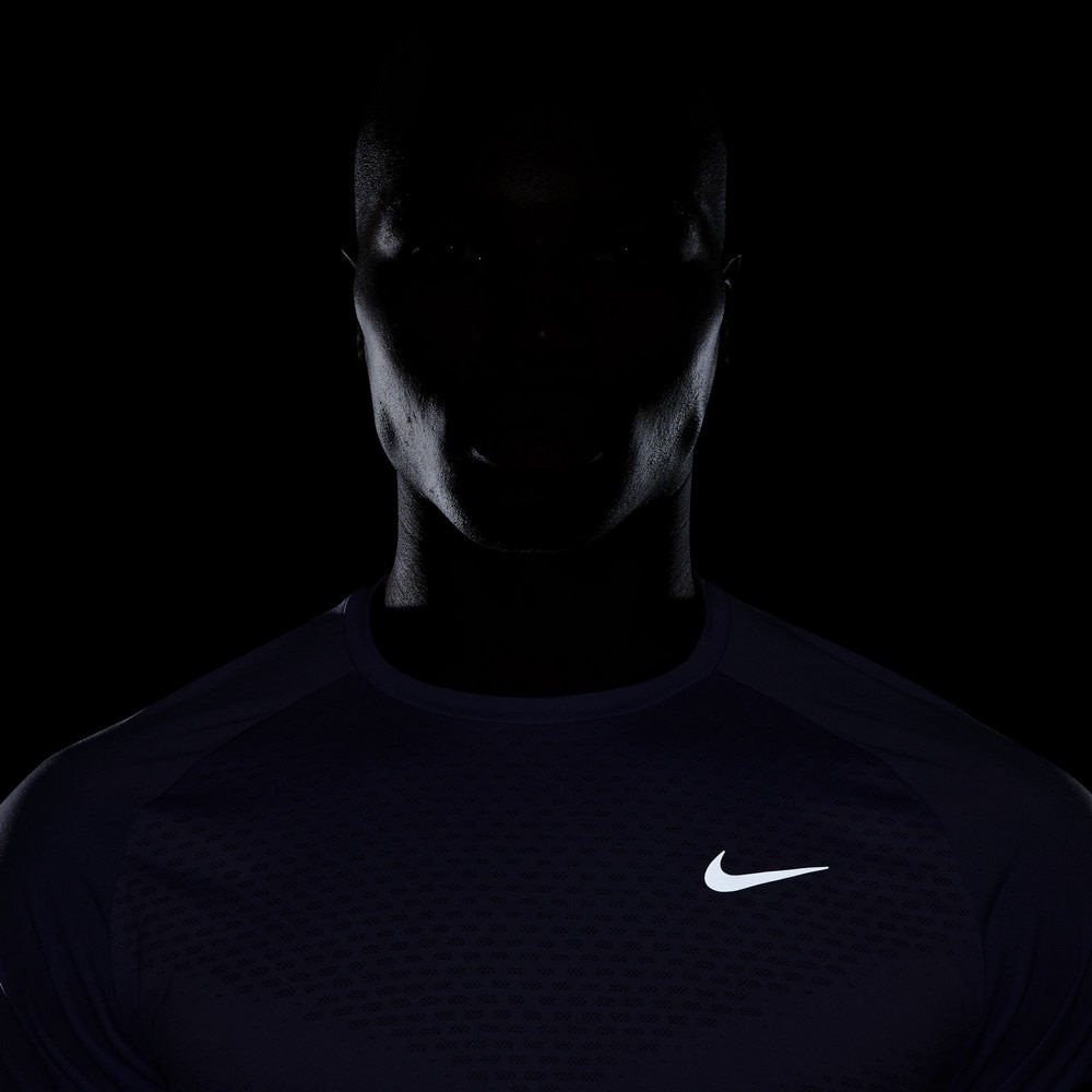 ナイキ（NIKE）（メンズ）ドライフィット ADV ストライド 半袖 ランニングトップ HV5204-515