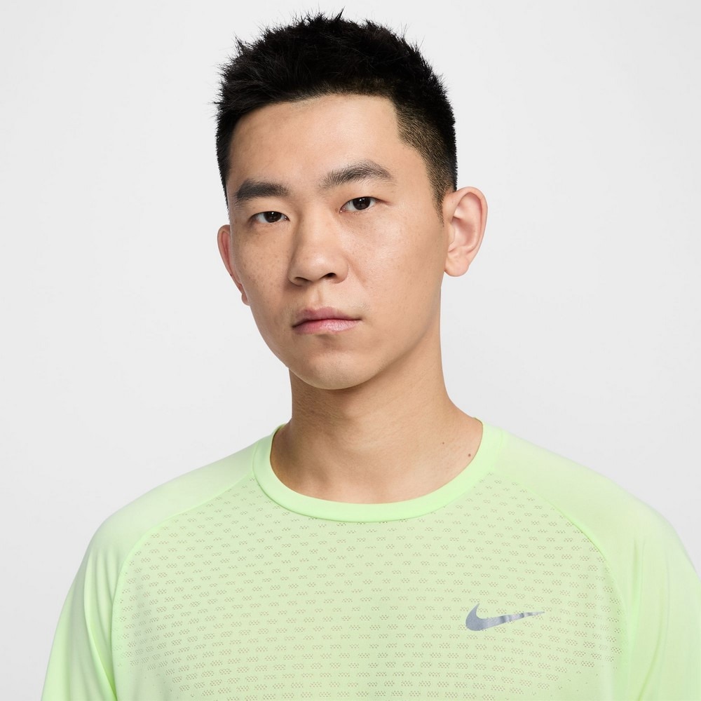 ナイキ（NIKE）（メンズ）ストライド ドライフィット ADV 半袖ランニングトップ HV5204-701