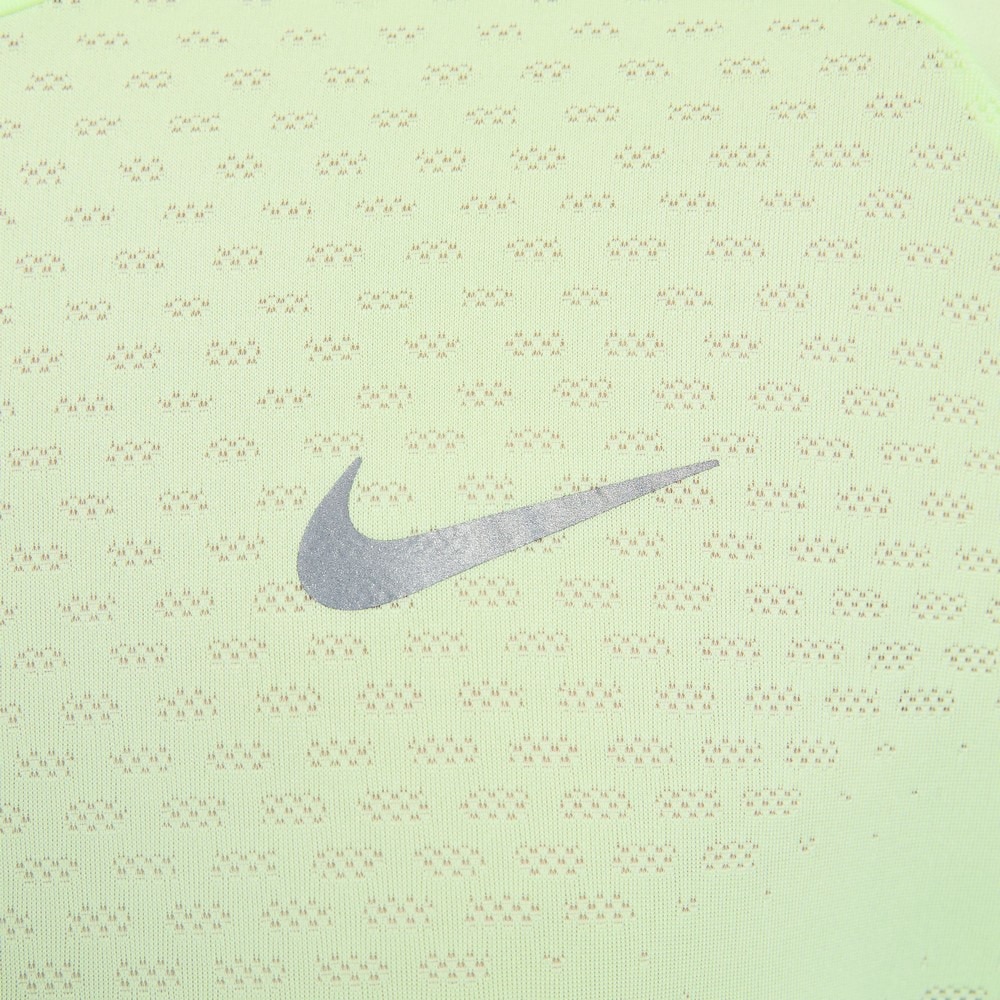 ナイキ（NIKE）（メンズ）ストライド ドライフィット ADV 半袖ランニングトップ HV5204-701