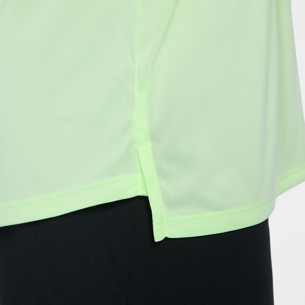 ナイキ（NIKE）（メンズ）ストライド ドライフィット ADV 半袖ランニングトップ HV5204-701