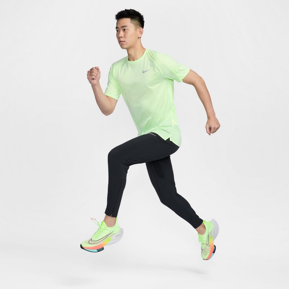 ナイキ（NIKE）（メンズ）ストライド ドライフィット ADV 半袖ランニングトップ HV5204-701