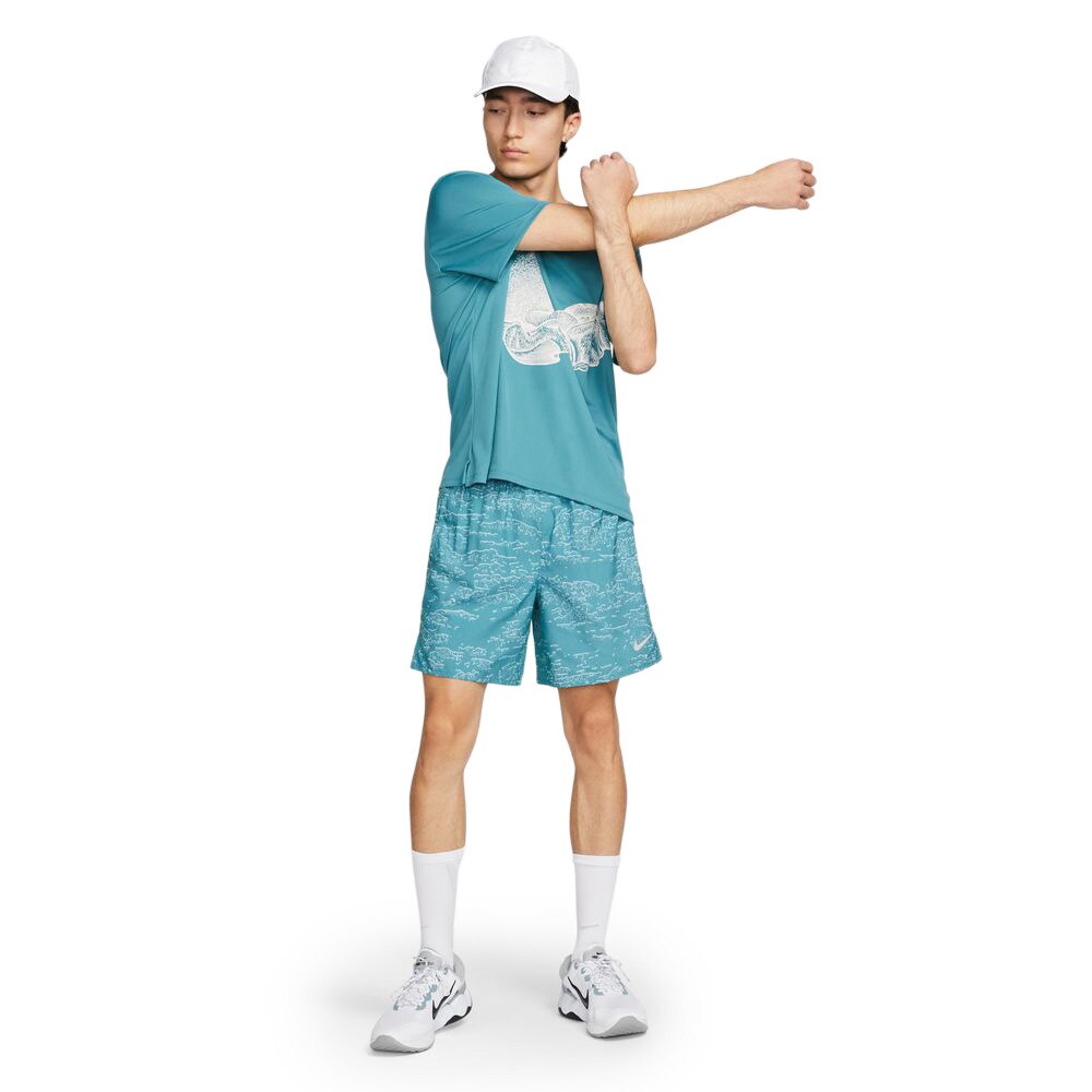 ナイキ（NIKE）（メンズ）ドライフィット ラン ディビジョン チャレンジャー ショートパンツ インナーパンツ付き DV9266-379 