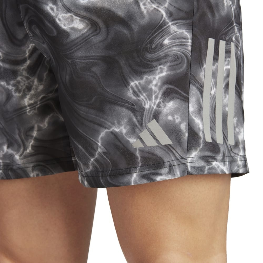 アディダス（adidas）（メンズ）ショートパンツ メンズ オウン ザ ラン 総柄プリントショーツ MKY27-IB6395