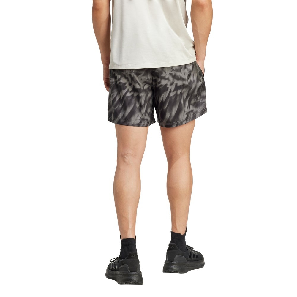 アディダス（adidas）（メンズ）オウン ザ ラン 総柄プリント ショーツ KRI49-JN9872