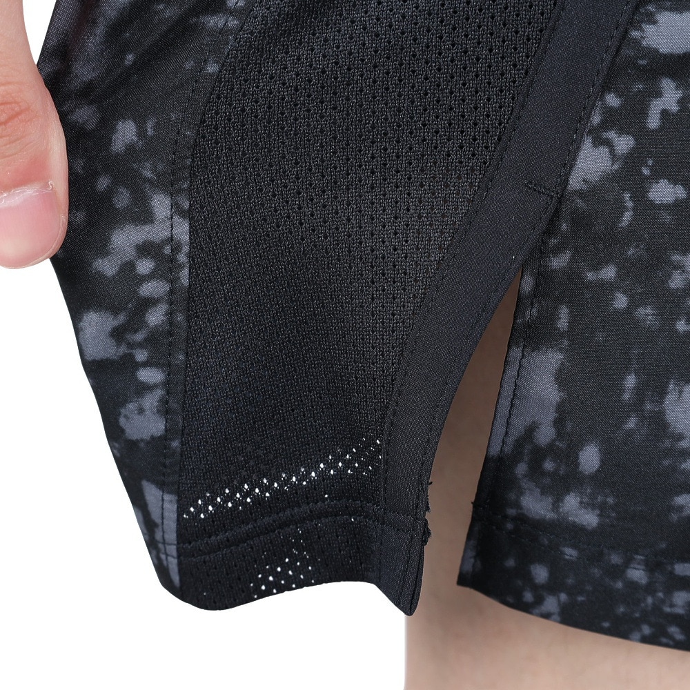 アンダーアーマー（UNDER ARMOUR）（メンズ）ローンチ 7インチ アンラインド スペック ショーツ 1382624 001