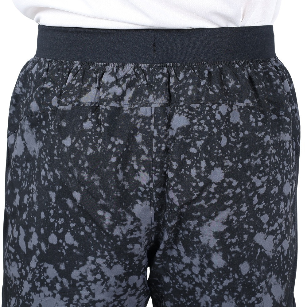 アンダーアーマー（UNDER ARMOUR）（メンズ）ローンチ 7インチ アンラインド スペック ショーツ 1382624 001
