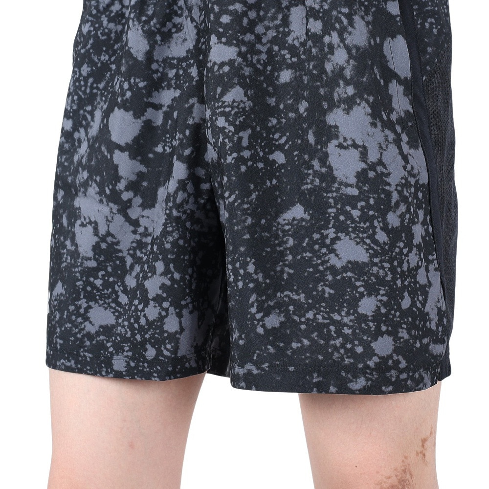 アンダーアーマー（UNDER ARMOUR）（メンズ）ローンチ 7インチ アンラインド スペック ショーツ 1382624 001