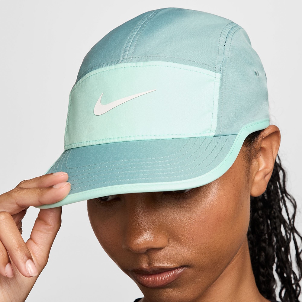 ナイキ（NIKE）（メンズ、レディース）ドライフィット フライ アンストラクチャード スウッシュ キャップ FB5624-018
