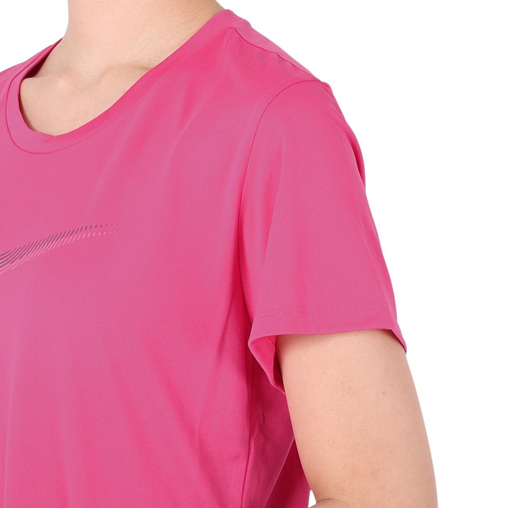 ナイキ（NIKE）（レディース）ドライフィット スウッシュ ショートスリーブ ランニングトップ FB4697-615