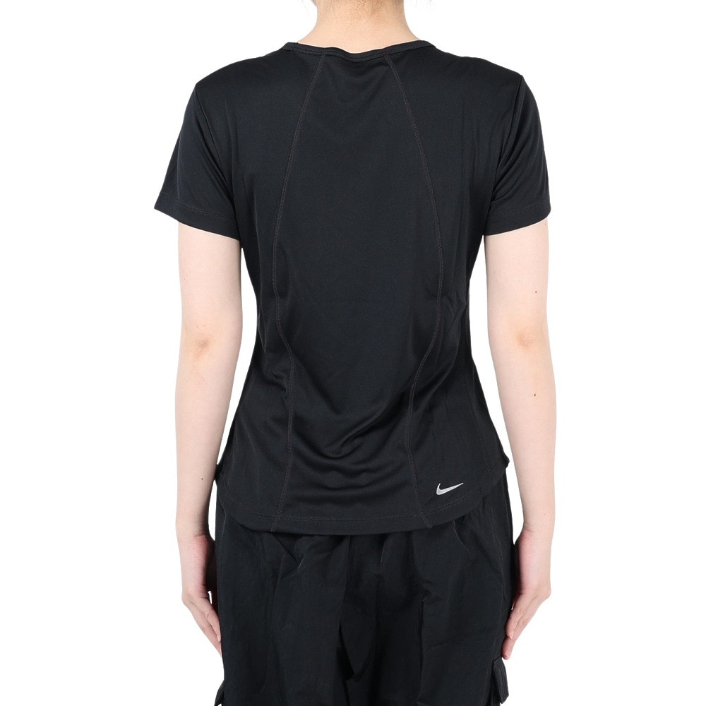 ナイキ（NIKE）（レディース）ファスト ドライフィット 半袖 トップ FN2519-010