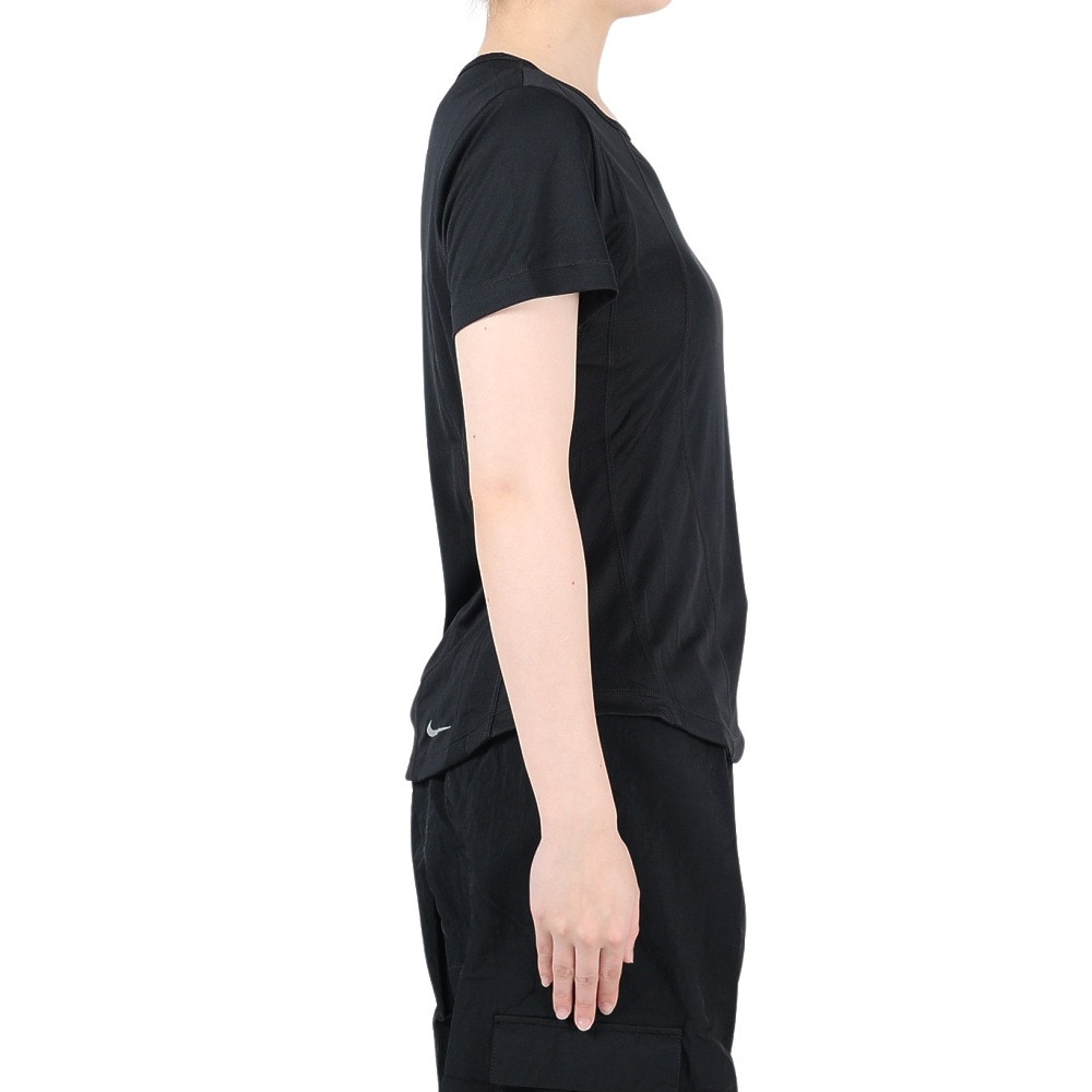 ナイキ（NIKE）（レディース）ファスト ドライフィット 半袖 トップ FN2519-010