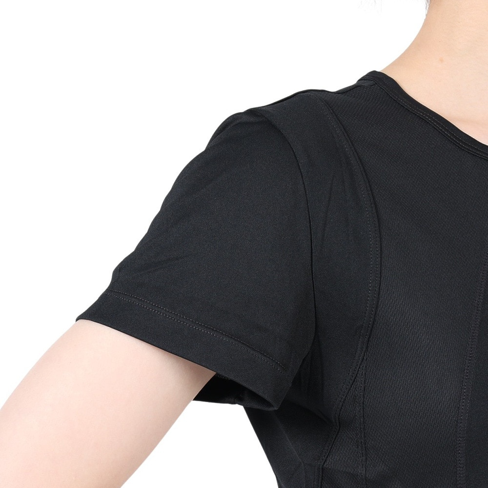ナイキ（NIKE）（レディース）ファスト ドライフィット 半袖 トップ FN2519-010