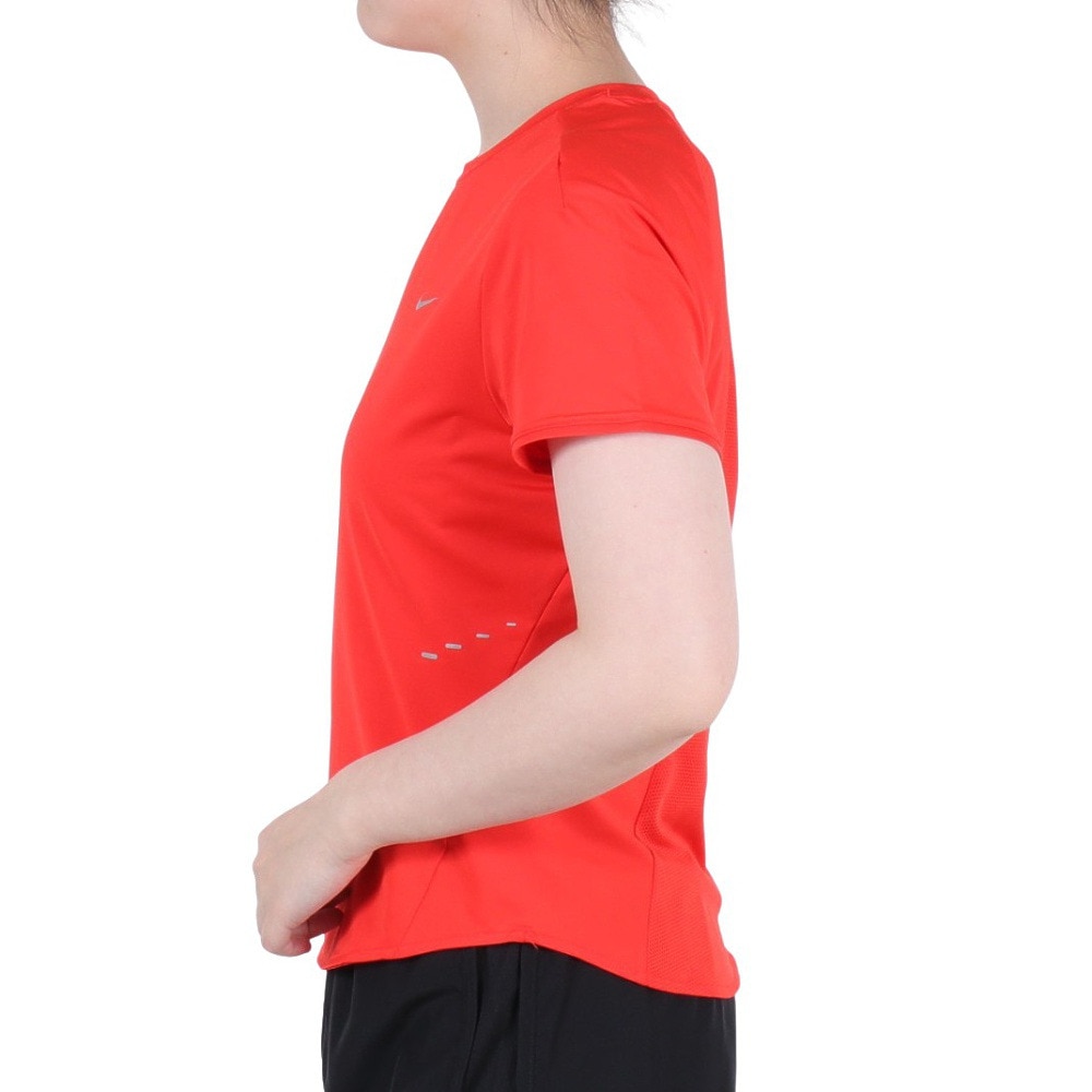 ナイキ（NIKE）（レディース）スウィフト ドライフィット 半袖ランニングトップ HM9699-696