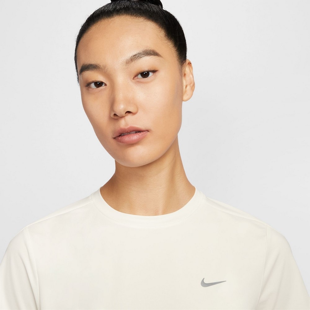 ナイキ（NIKE）（レディース）スウィフト ドライフィット ショートスリーブ ランニングトップ HM9699-133