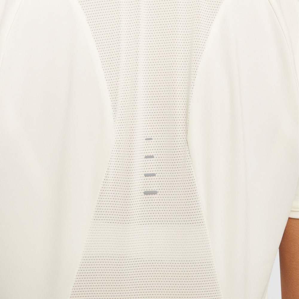 ナイキ（NIKE）（レディース）スウィフト ドライフィット ショートスリーブ ランニングトップ HM9699-133