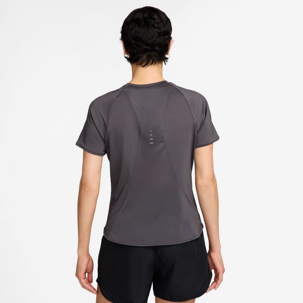 ナイキ（NIKE）（レディース）スウィフト ドライフィット ショートスリーブ ランニングトップ HM9699-036