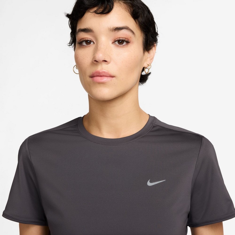 ナイキ（NIKE）（レディース）スウィフト ドライフィット ショートスリーブ ランニングトップ HM9699-036