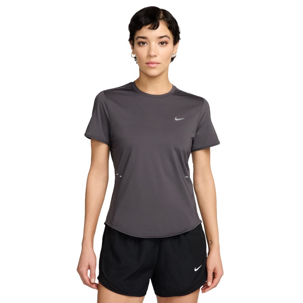 ナイキ（NIKE）（レディース）スウィフト ドライフィット ショートスリーブ ランニングトップ HM9699-036