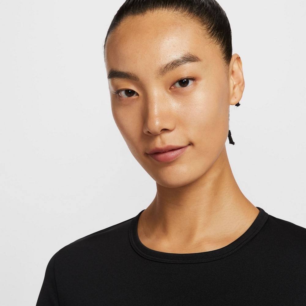 ナイキ（NIKE）（レディース）テンポ SWSH HBR ドライフィット 半袖ランニングトップ HV2773-010