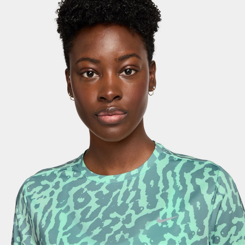 ナイキ（NIKE）（レディース）スウィフト NVLT ドライフィット 半袖トップス IB5875-353
