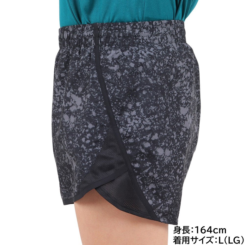 アンダーアーマー（UNDER ARMOUR）（レディース）ランニング ショートパンツ フライバイ プリント ショーツ 1382439 001