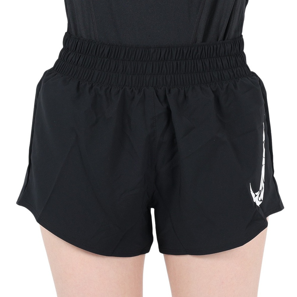 ナイキ（NIKE）（レディース）ワン ドライフィット ミッドライズ 8cm ショートパンツ インナー付き FN2602-010