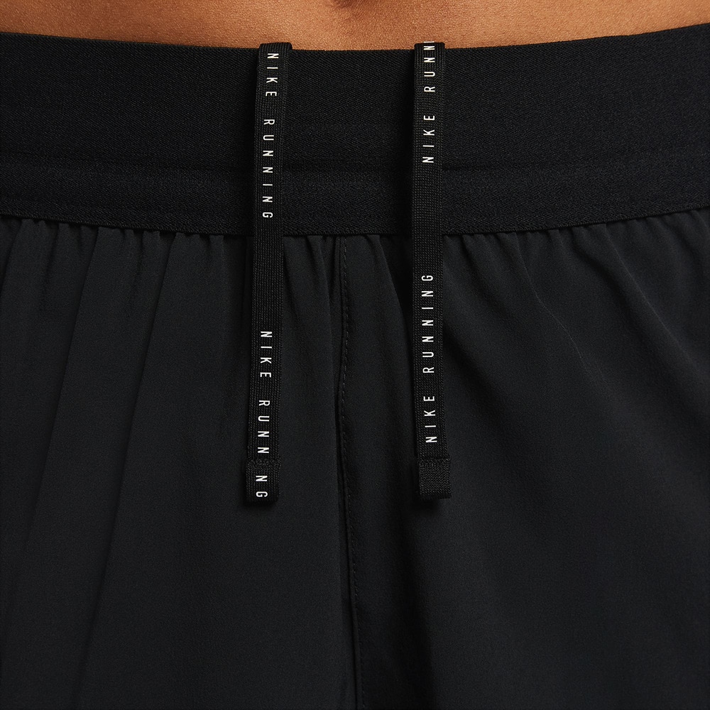 ナイキ（NIKE）（レディース）スウィフト Dri-FIT ミッドライズ 2イン1 ランニングショートパンツ インナータイツ付き HJ5377-010