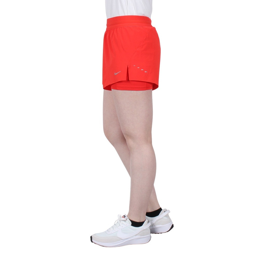 ナイキ（NIKE）（レディース）スウィフト ドライフィット ミッドライズ 2イン1 ショートパンツ インナー付き HJ5377-696