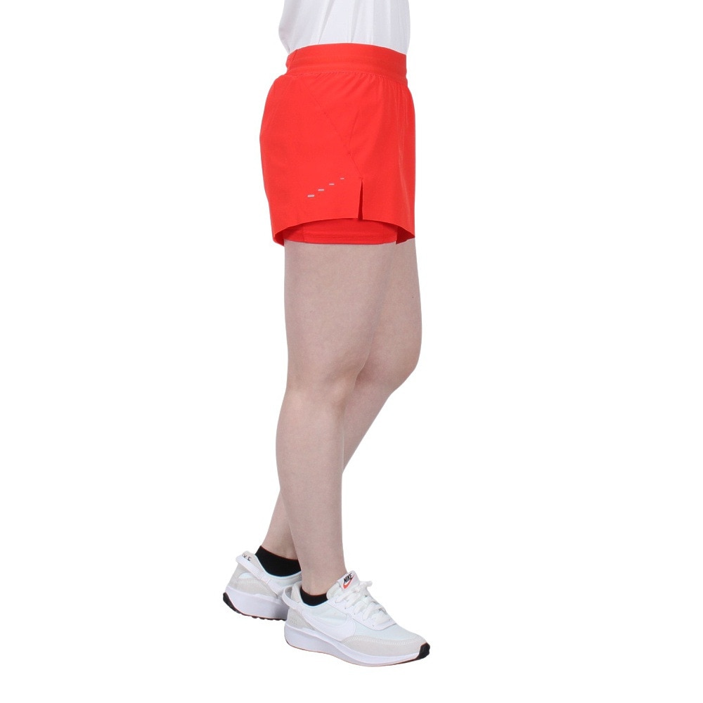 ナイキ（NIKE）（レディース）スウィフト ドライフィット ミッドライズ 2イン1 ショートパンツ インナー付き HJ5377-696
