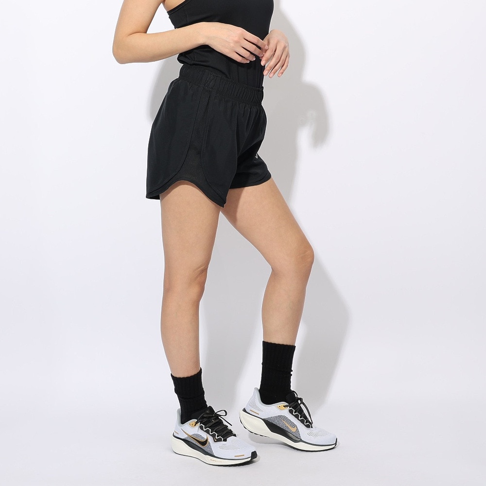 ナイキ（NIKE）（レディース）テンポ ドライフィット ランニングショーツ HM6097-011