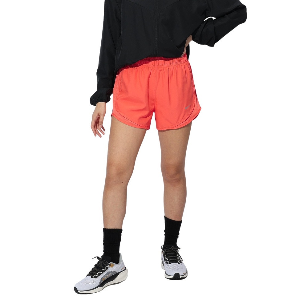 ナイキ（NIKE）（レディース）テンポ ドライフィット ミッドライズ ランニングショーツ インナーブリーフ付き HM6097-814
