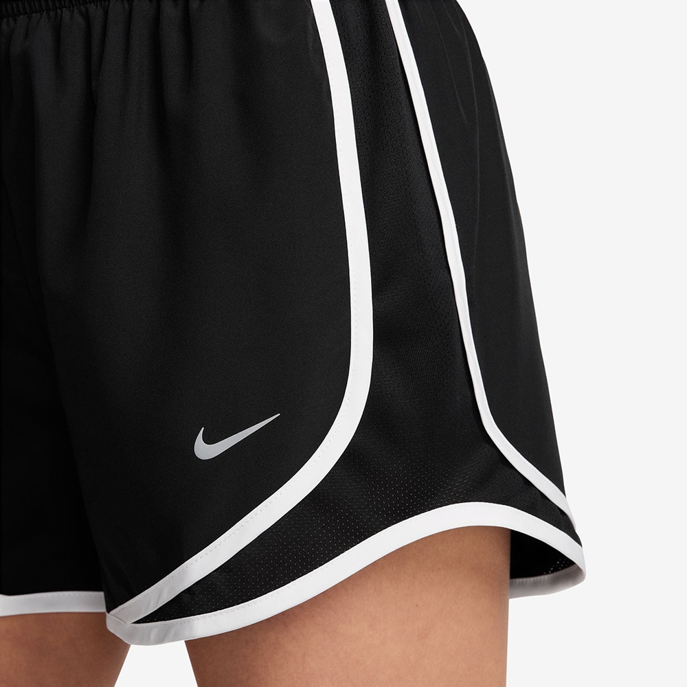 ナイキ（NIKE）（レディース）テンポ ドライフィット ミッドライズ ランニングショートパンツ インナー付き HM6097-010