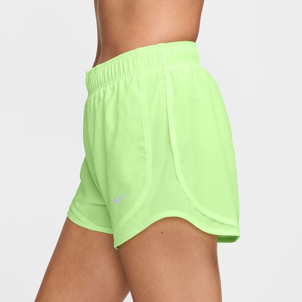 ナイキ（NIKE）（レディース）テンポ ドライフィット ミッドライズ ランニングショートパンツ インナー付き HM6097-701