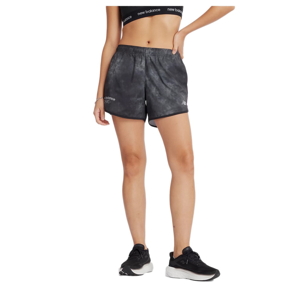 ニューバランス（new balance）（レディース）Nagoya Marathon Printed 5 Inch ミッドライズ丈 ショートパンツ AWS5105YBK