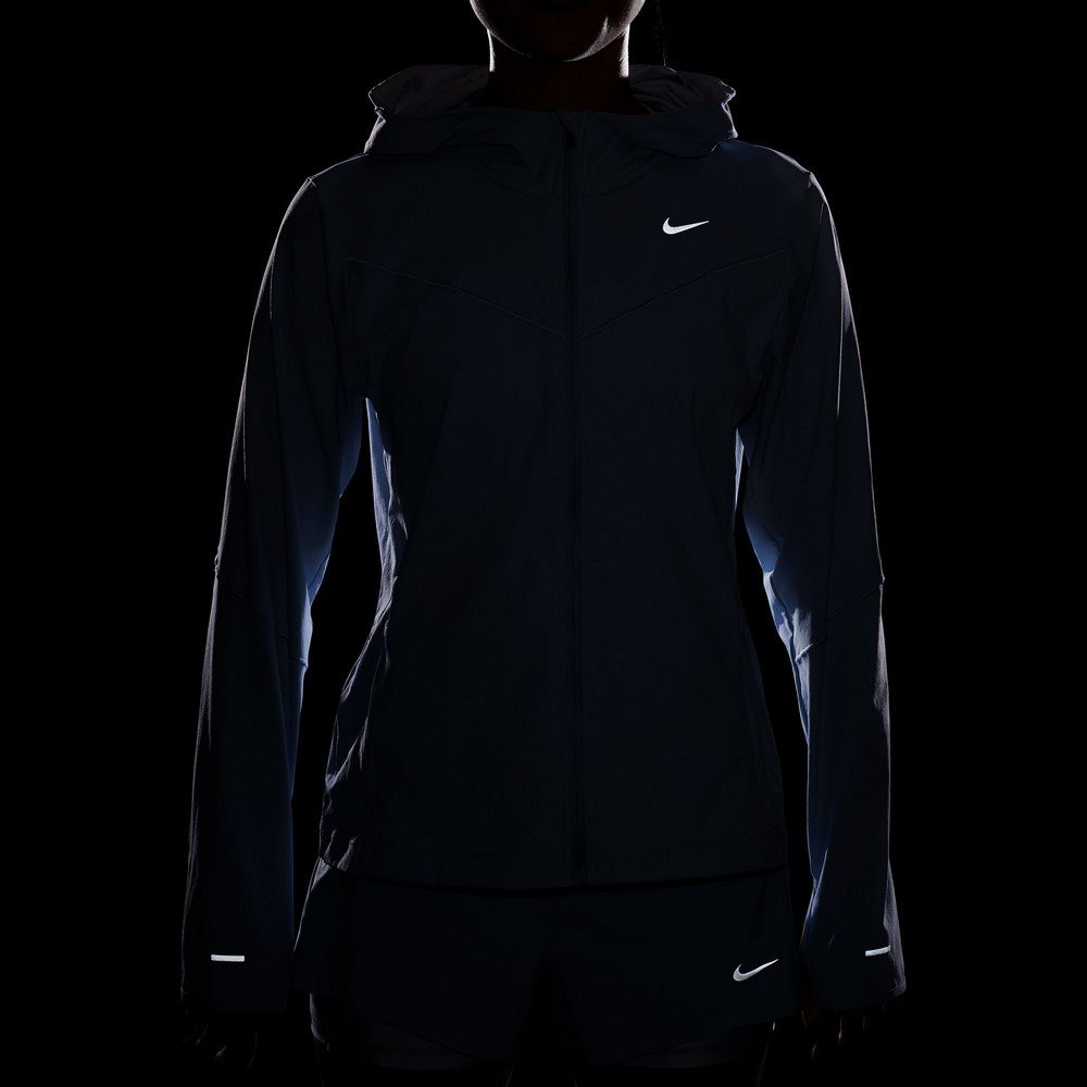 ナイキ（NIKE）（レディース）スウィフト UV フーディ ジャケット FB7481-440