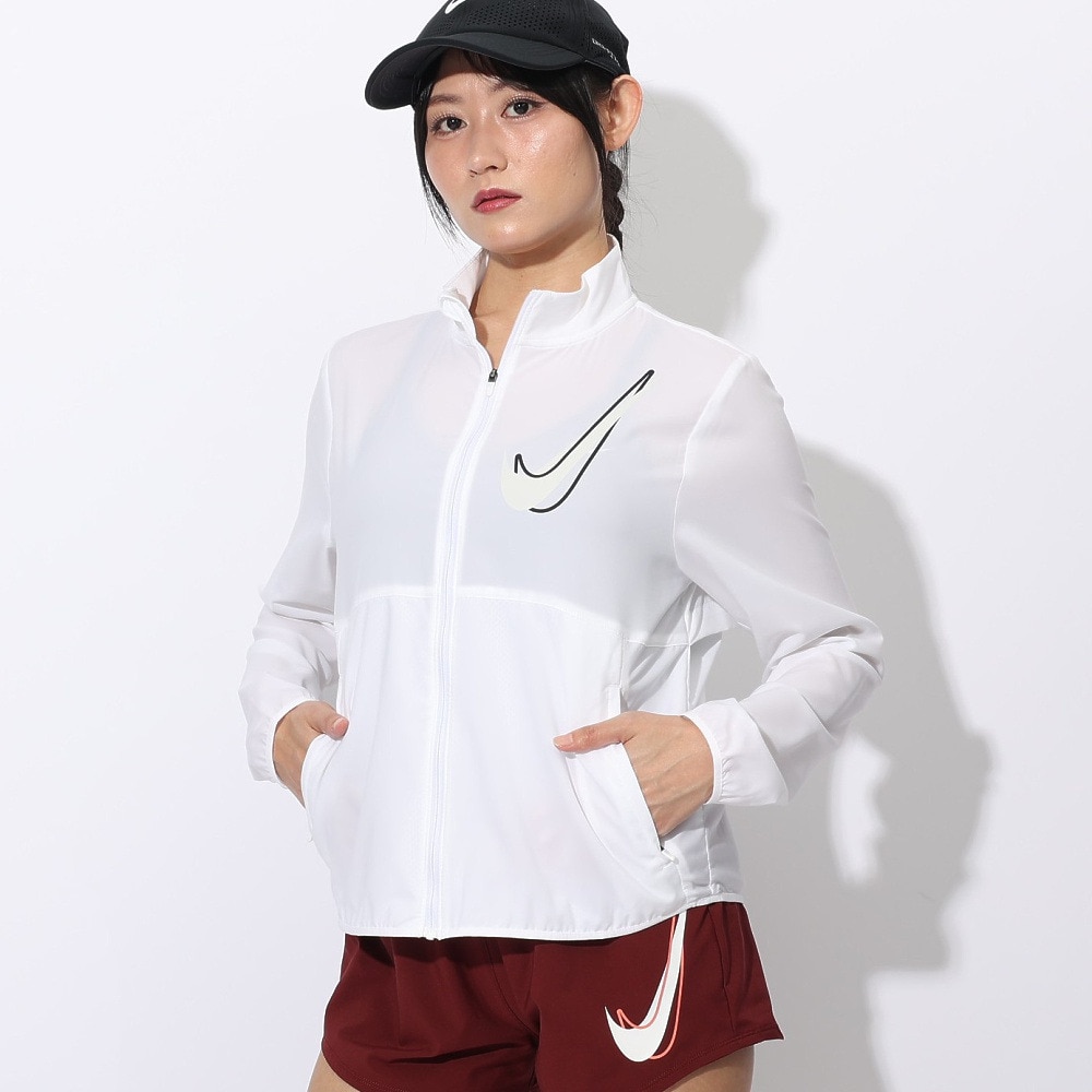 ナイキ（NIKE）（レディース）スウッシュ ドライフィット ランニングジャケット HJ2229-100