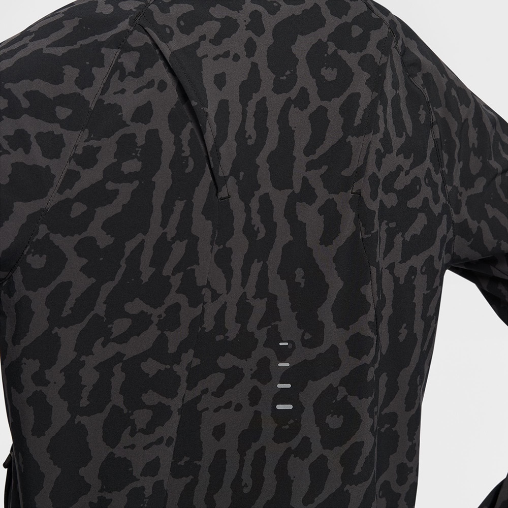 ナイキ（NIKE）（レディース）スウィフト NVLT DF ジャケット IB5845-010