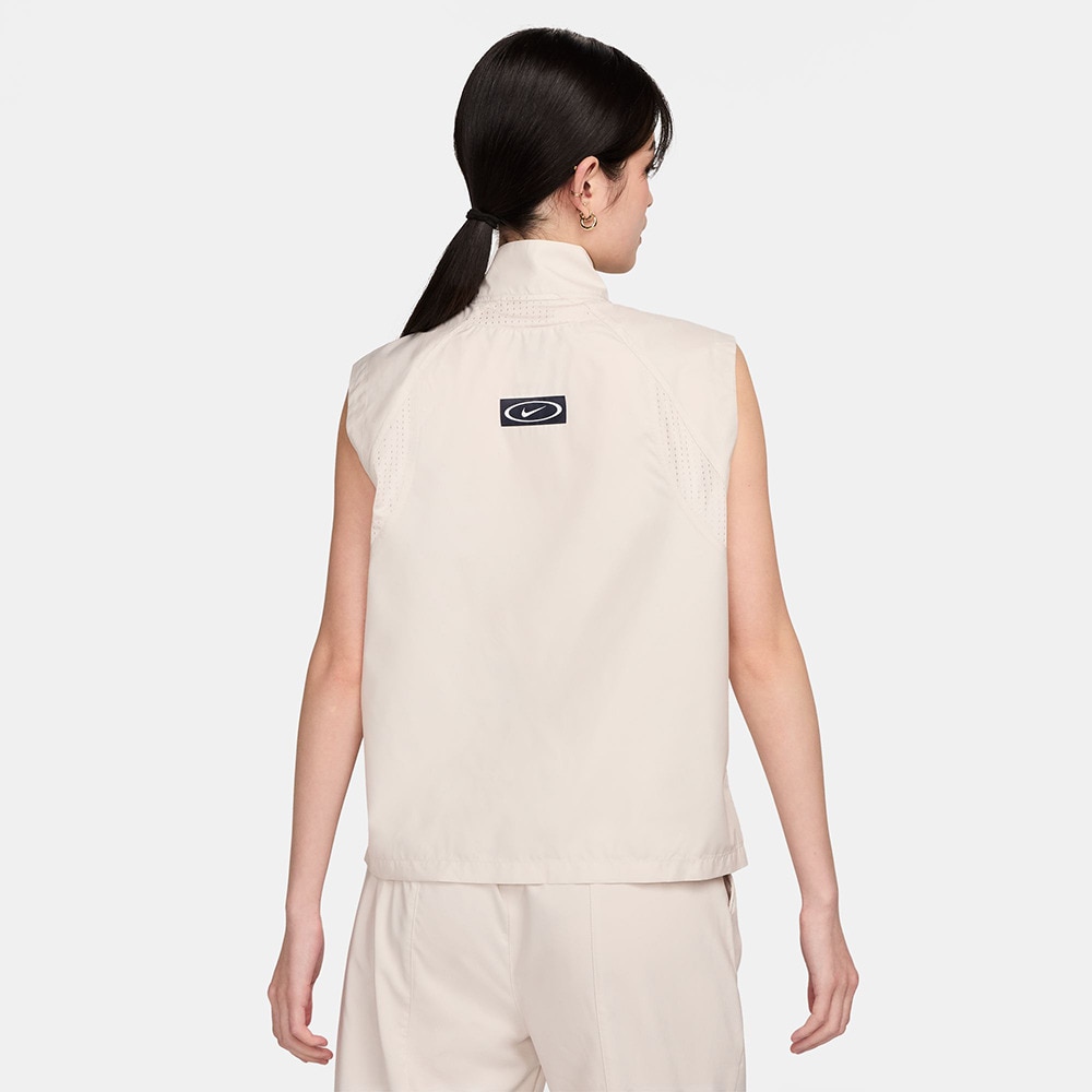 ナイキ（NIKE）（レディース）ブリーザブル ランニングベスト FN6818-104