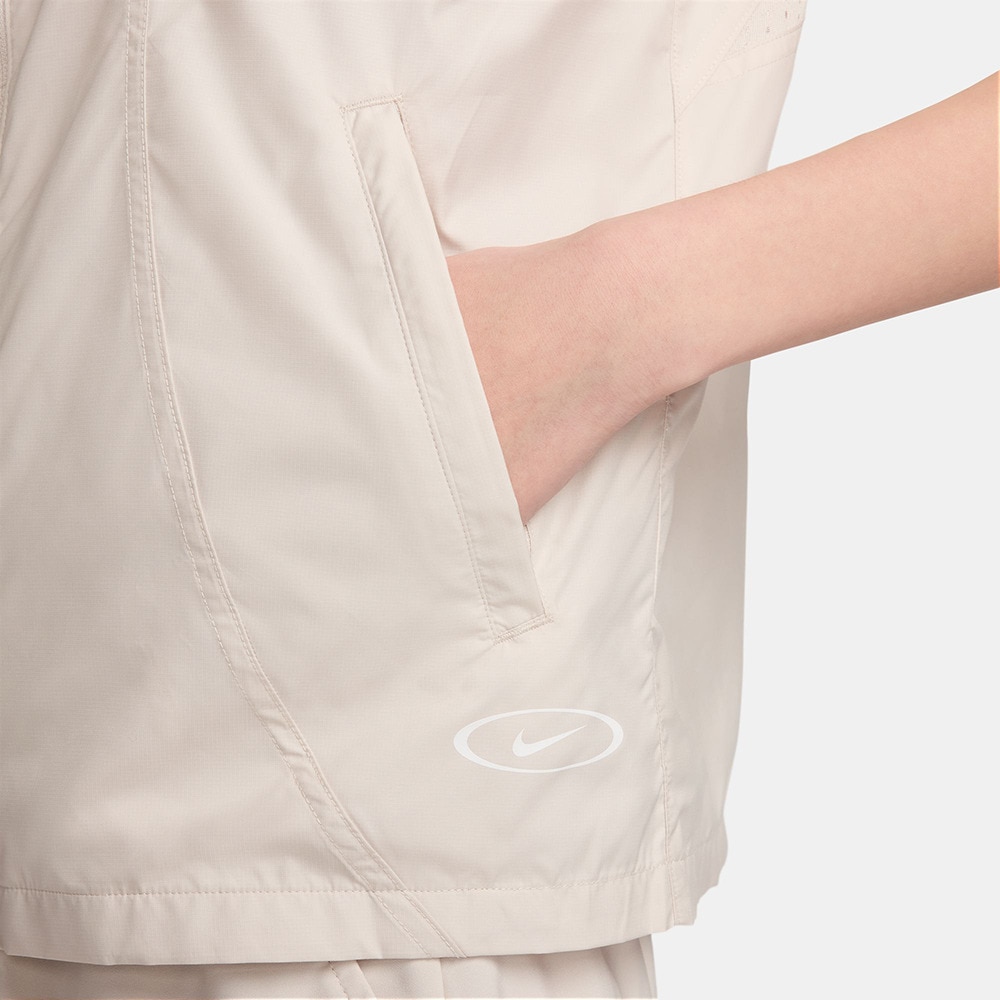 ナイキ（NIKE）（レディース）ブリーザブル ランニングベスト FN6818-104