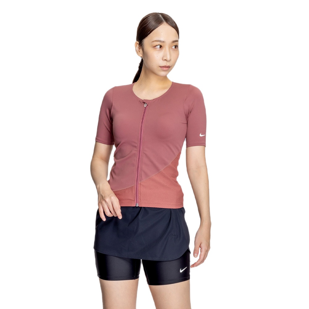 ナイキ（NIKE）（レディース）フィットネス水着 レディース 水泳 ジップ付き半袖 2in1 スカートショーツセパレーツ 2993126-014